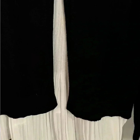 Milano women’s black wool blend sweater with layered white ruffles sz M - Picture 4 of 11